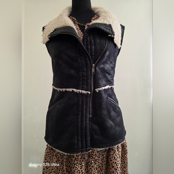 Santuary clothing faux suede sherpa winter vest - Picture 1 of 8